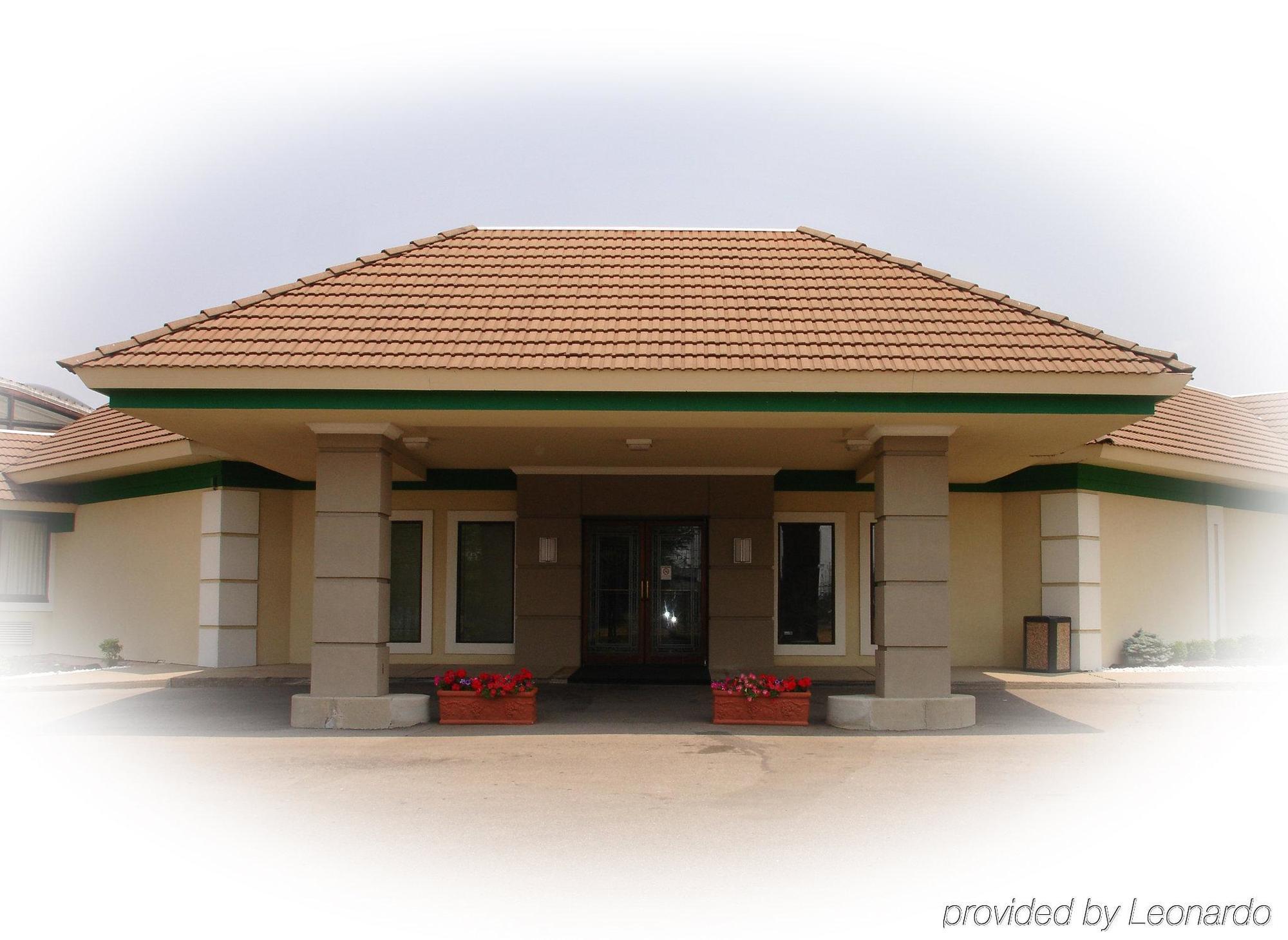 The Atrium Hotel And Conference Center Springdale Exterior photo
